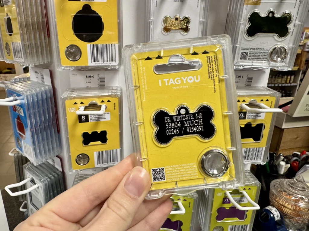 Gravierte Hundemarke im Landfuxx Much.