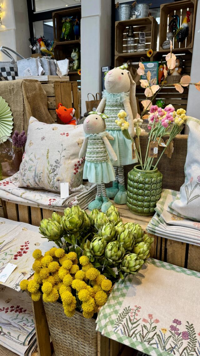 Landfuxx Home 💚

Stimmt euch mit unserer neuen Frühlingsdeko auf die länger werdenden Tage ein 🌞🌷. 

Lasst euch gerne bei uns im Landfuxx inspirieren und beraten. Wir freuen uns auf euch! 🧡🦊
 
#immererstzumlandfuxx #landfuxxmuch #landfuxx #much #frühlingsdeko